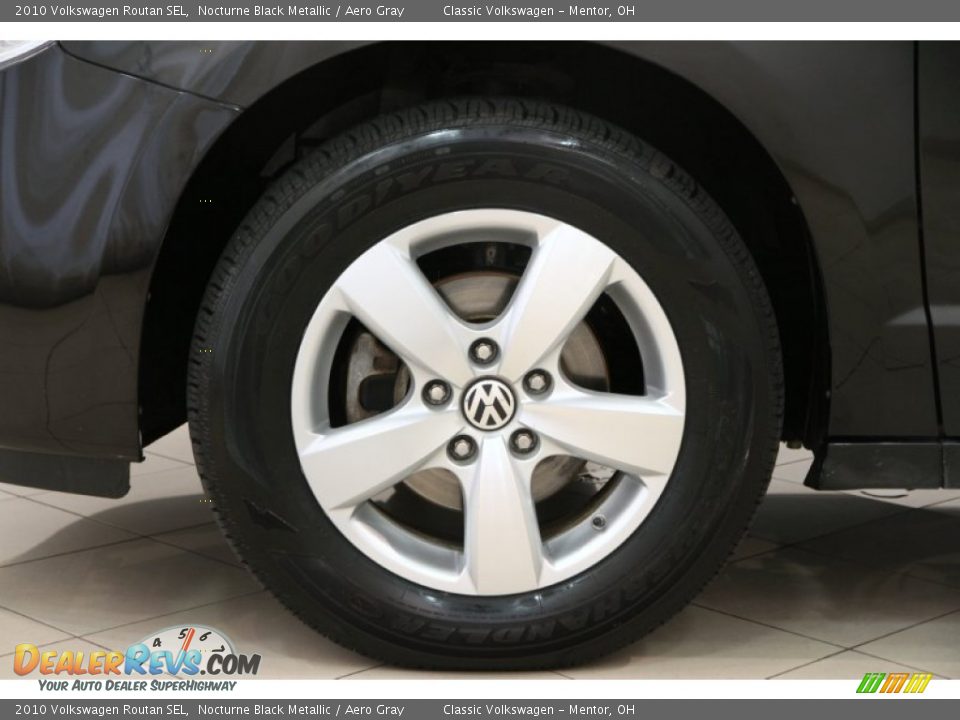 2010 Volkswagen Routan SEL Nocturne Black Metallic / Aero Gray Photo #24