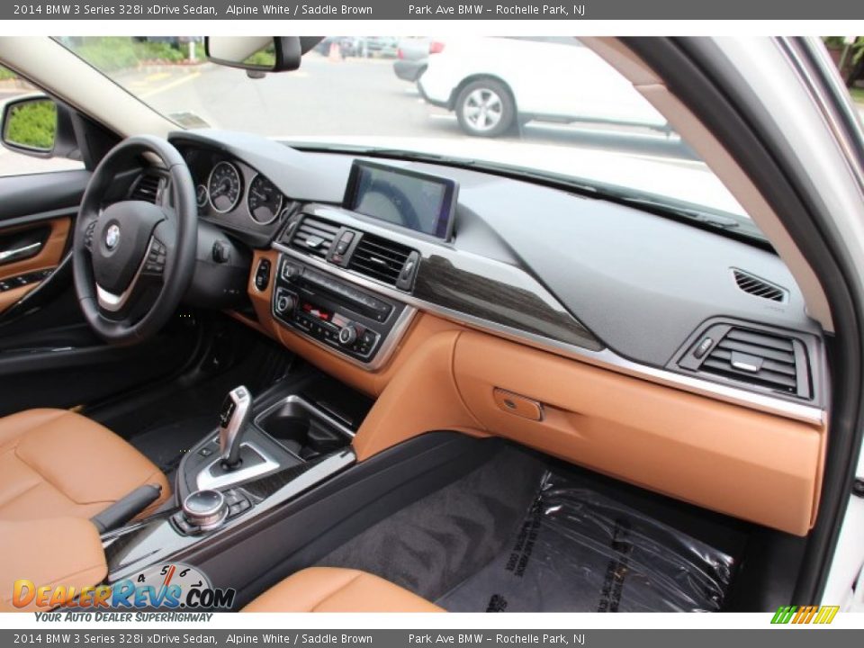 Dashboard of 2014 BMW 3 Series 328i xDrive Sedan Photo #26