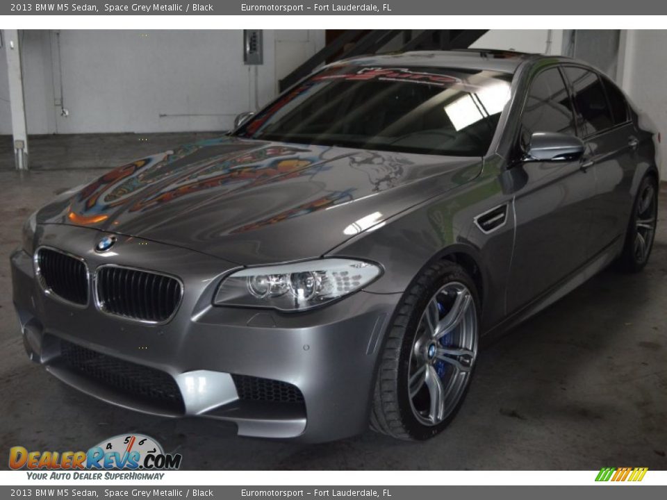 2013 BMW M5 Sedan Space Grey Metallic / Black Photo #1