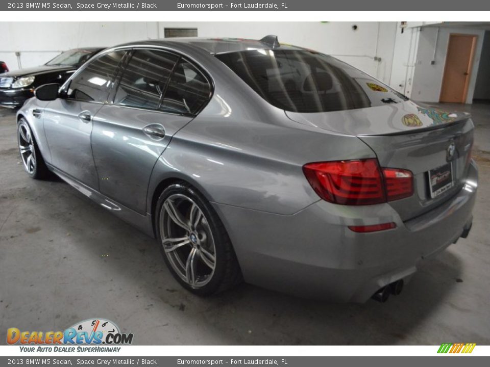 2013 BMW M5 Sedan Space Grey Metallic / Black Photo #4