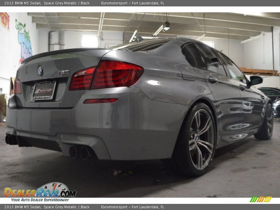 2013 BMW M5 Sedan Space Grey Metallic / Black Photo #6
