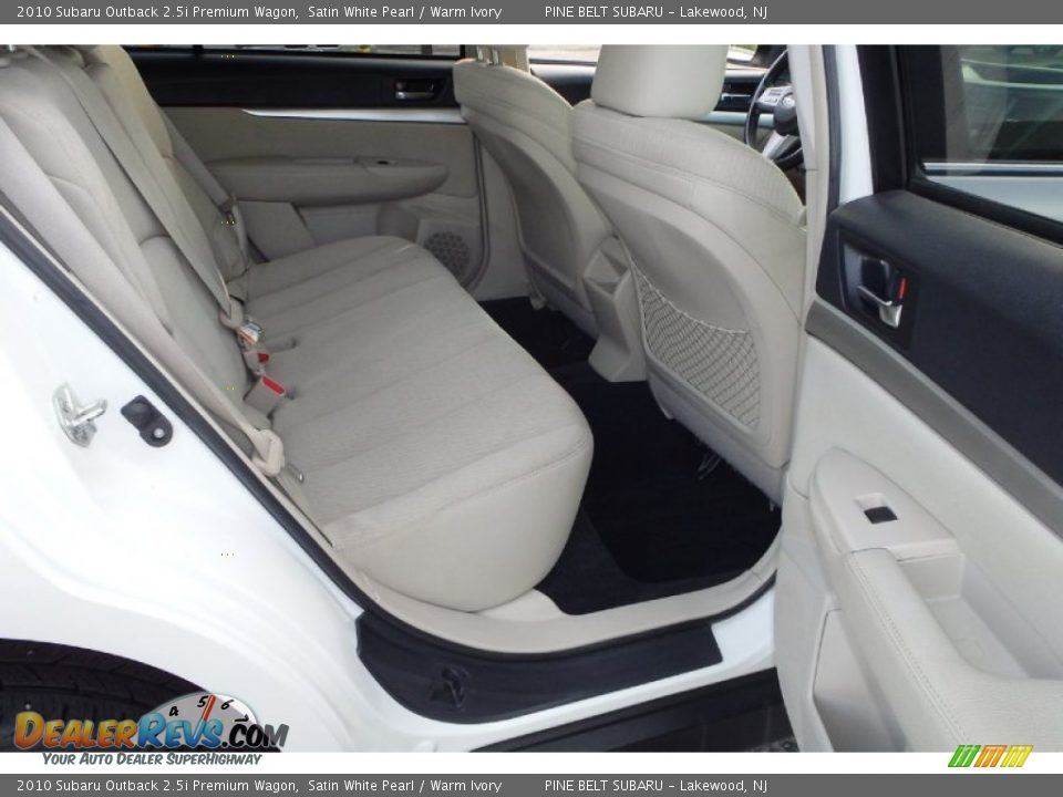 2010 Subaru Outback 2.5i Premium Wagon Satin White Pearl / Warm Ivory Photo #13