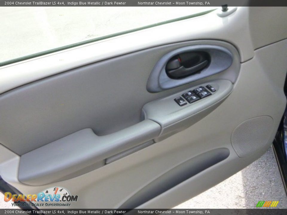 2004 Chevrolet TrailBlazer LS 4x4 Indigo Blue Metallic / Dark Pewter Photo #11