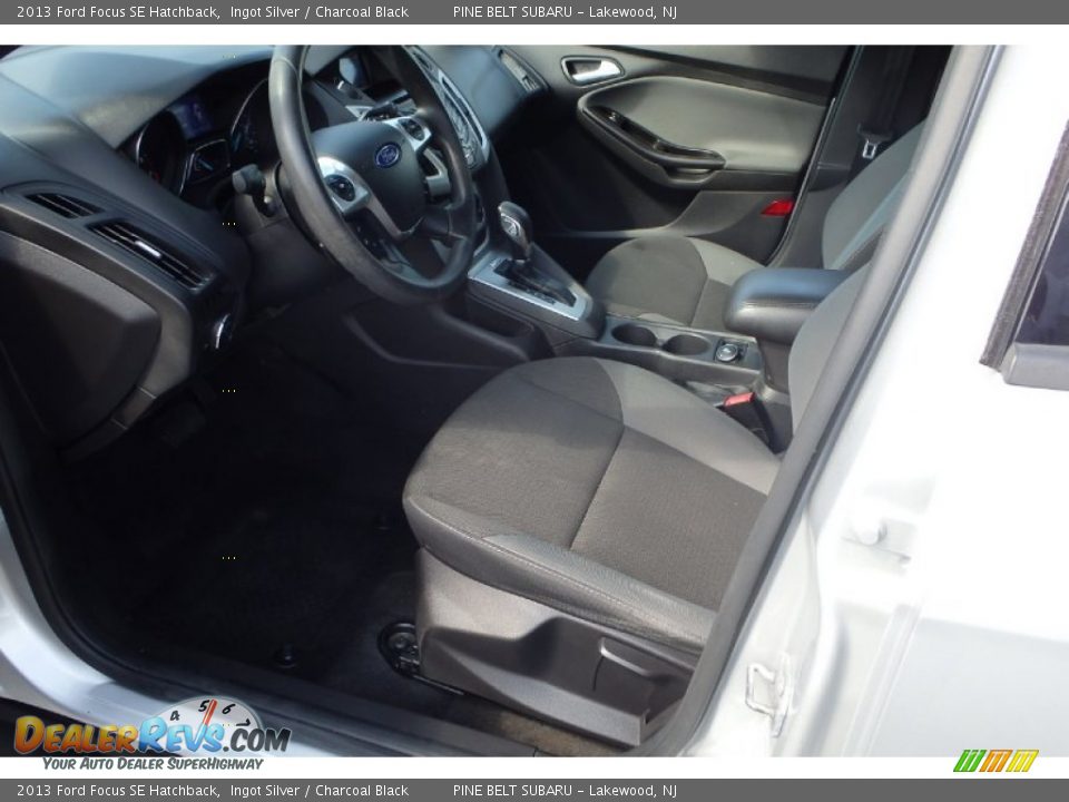 2013 Ford Focus SE Hatchback Ingot Silver / Charcoal Black Photo #10