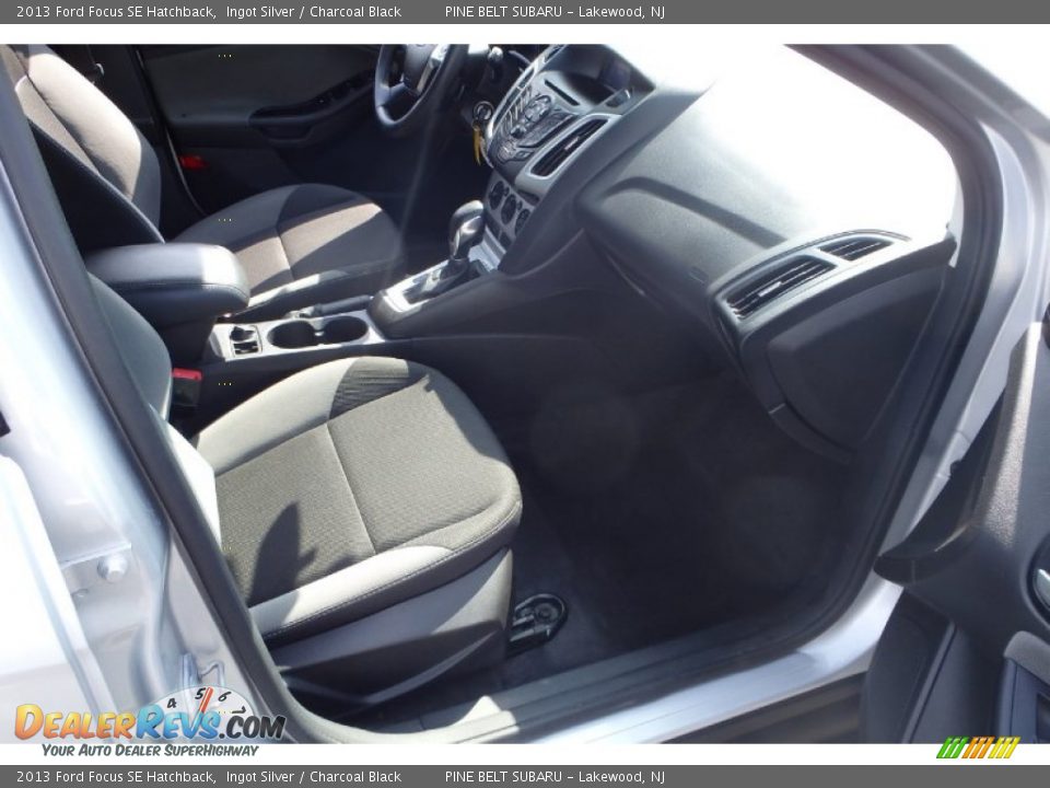 2013 Ford Focus SE Hatchback Ingot Silver / Charcoal Black Photo #11