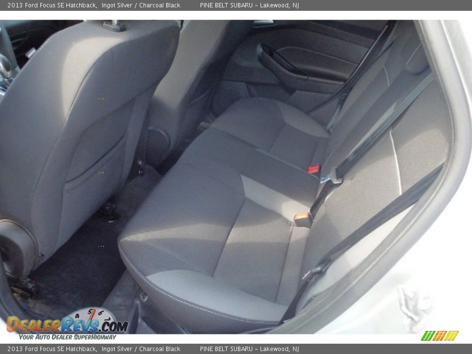 2013 Ford Focus SE Hatchback Ingot Silver / Charcoal Black Photo #12