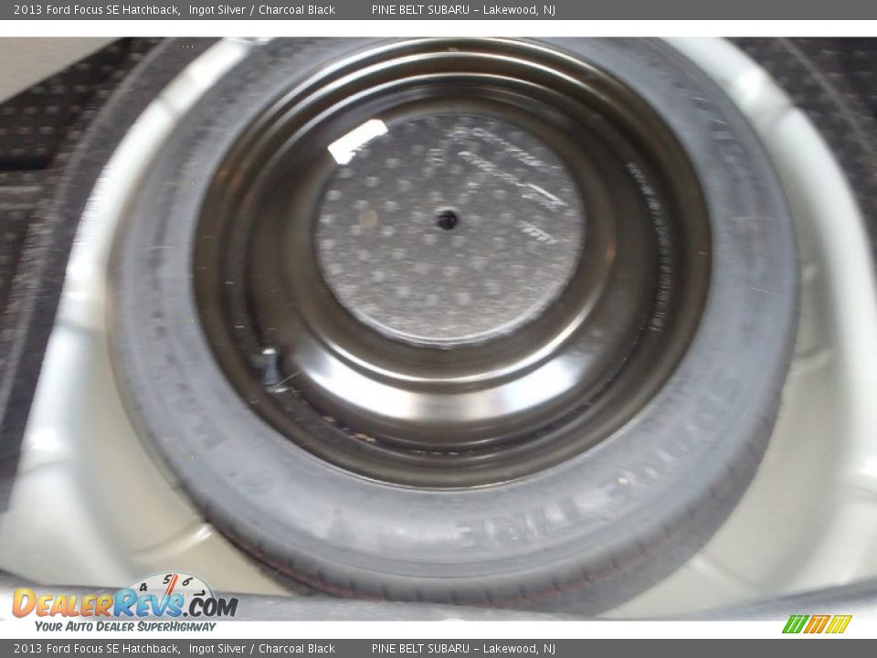 2013 Ford Focus SE Hatchback Ingot Silver / Charcoal Black Photo #23