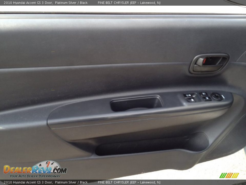 2010 Hyundai Accent GS 3 Door Platinum Silver / Black Photo #19