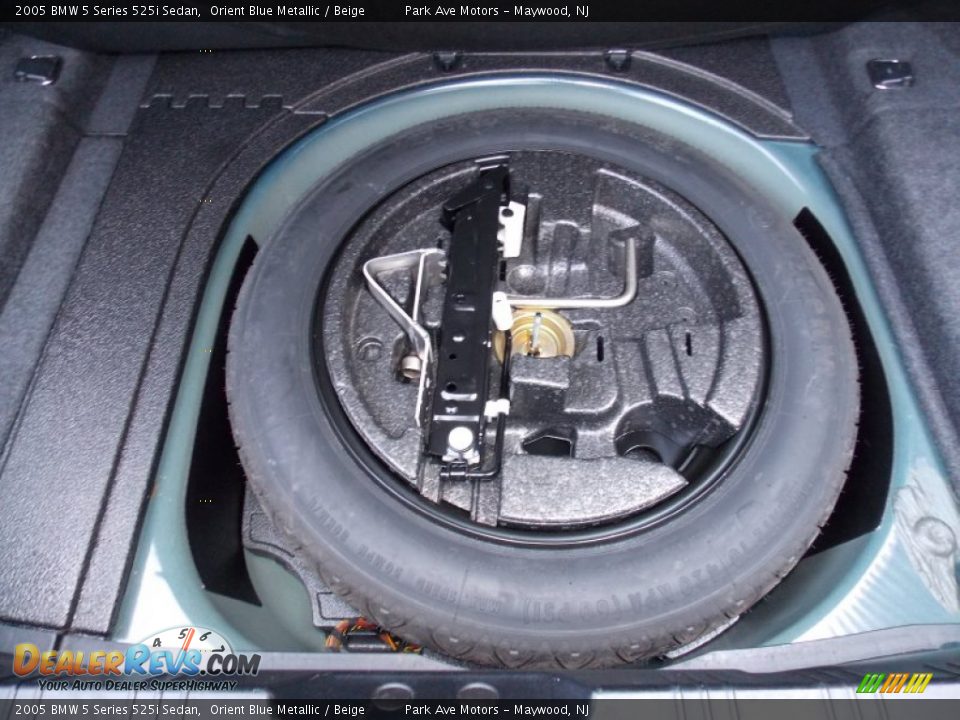 2005 BMW 5 Series 525i Sedan Orient Blue Metallic / Beige Photo #25