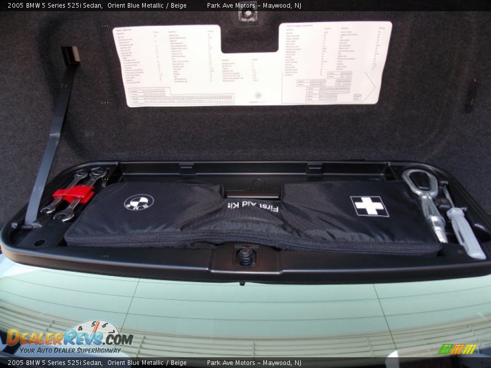 2005 BMW 5 Series 525i Sedan Orient Blue Metallic / Beige Photo #26