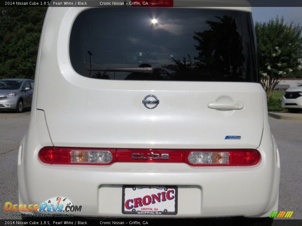 2014 Nissan Cube 1.8 S Pearl White / Black Photo #4