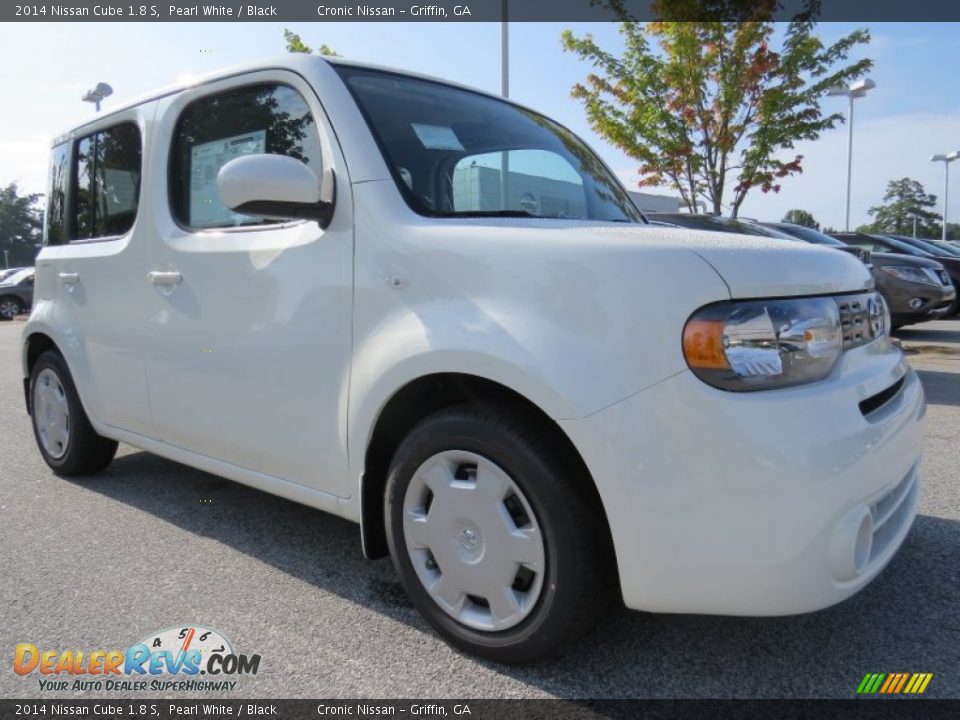 Front 3/4 View of 2014 Nissan Cube 1.8 S Photo #7
