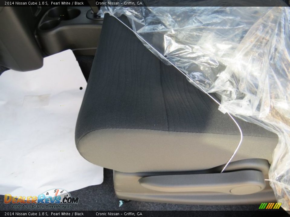 2014 Nissan Cube 1.8 S Pearl White / Black Photo #9