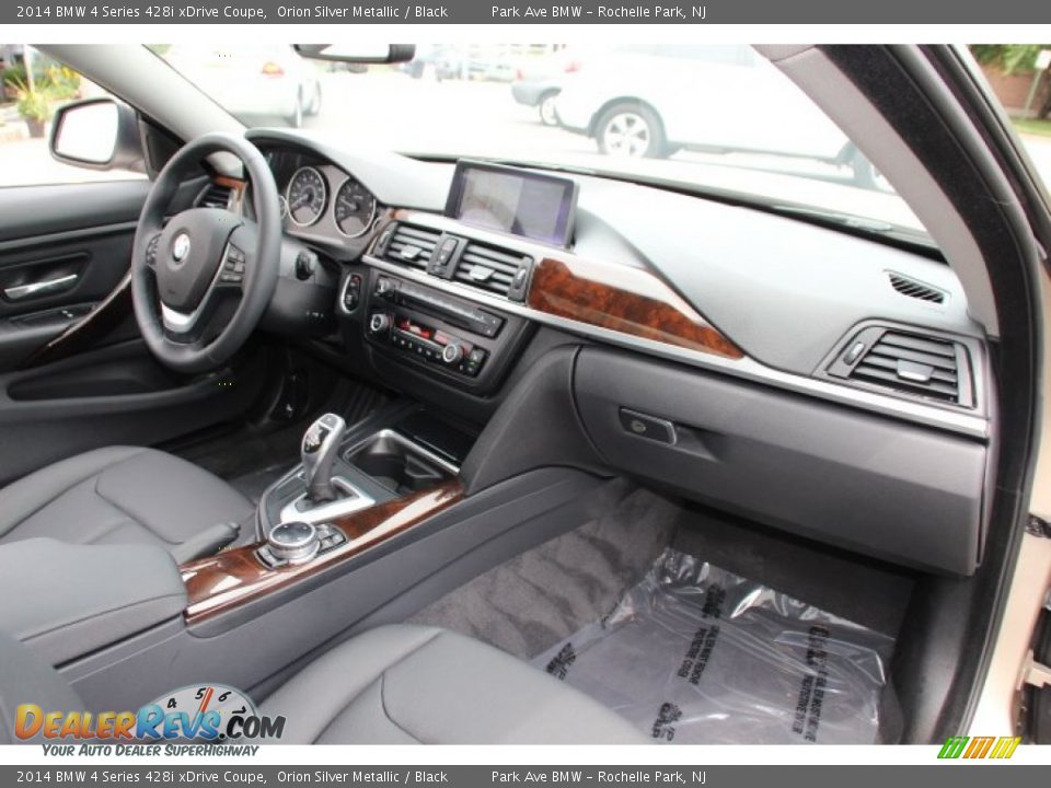 Dashboard of 2014 BMW 4 Series 428i xDrive Coupe Photo #25