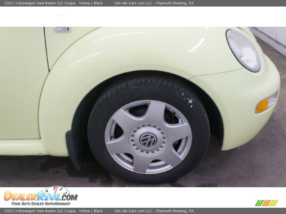 2001 Volkswagen New Beetle GLS Coupe Yellow / Black Photo #25