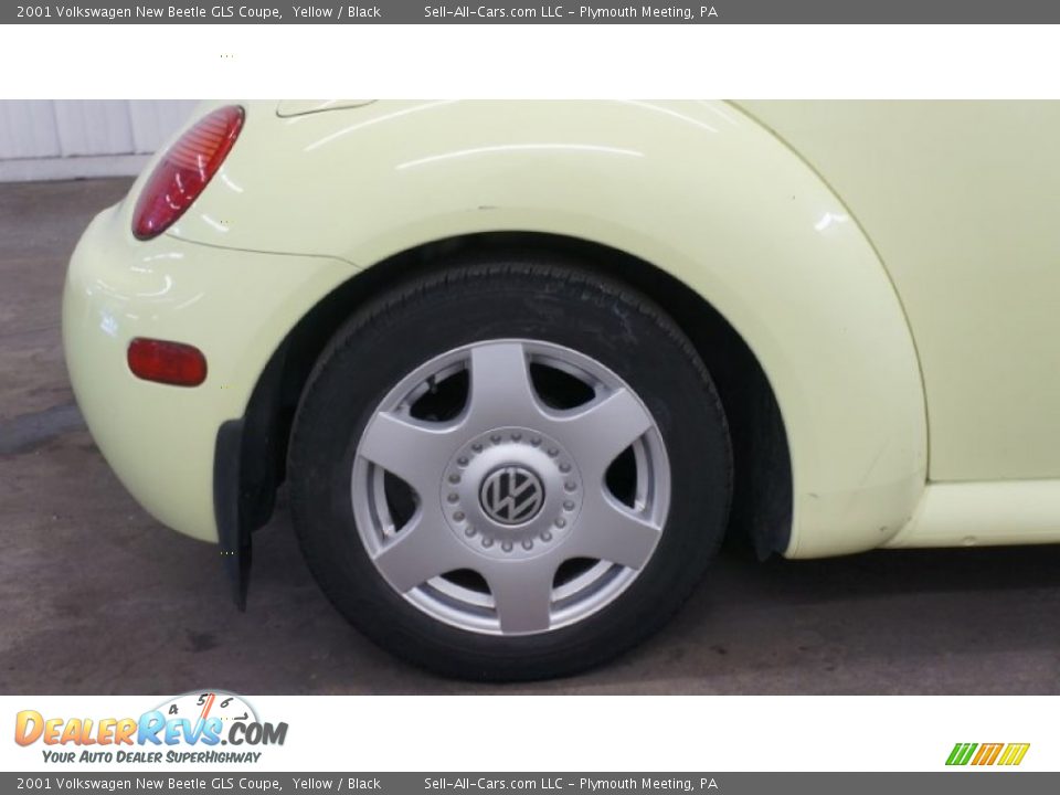 2001 Volkswagen New Beetle GLS Coupe Yellow / Black Photo #27