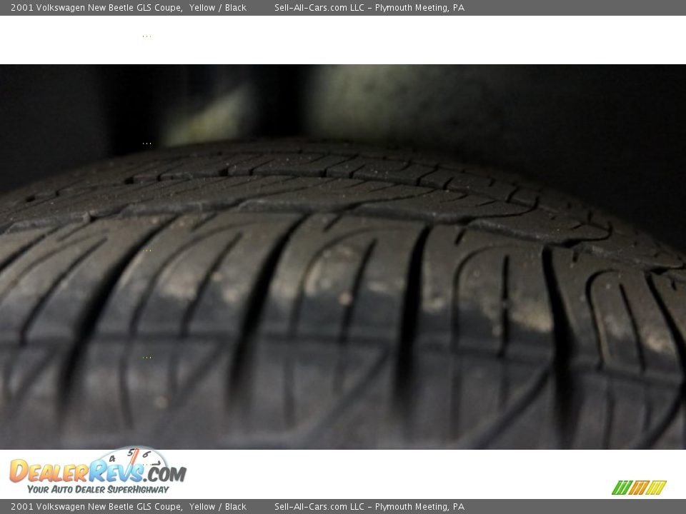 2001 Volkswagen New Beetle GLS Coupe Yellow / Black Photo #28