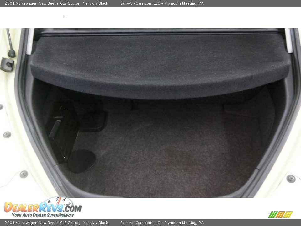 2001 Volkswagen New Beetle GLS Coupe Yellow / Black Photo #32