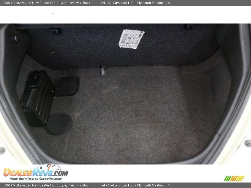 2001 Volkswagen New Beetle GLS Coupe Yellow / Black Photo #33
