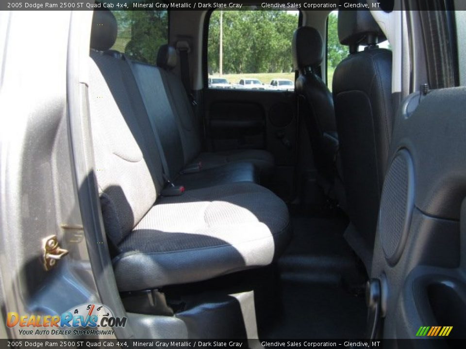 2005 Dodge Ram 2500 ST Quad Cab 4x4 Mineral Gray Metallic / Dark Slate Gray Photo #12