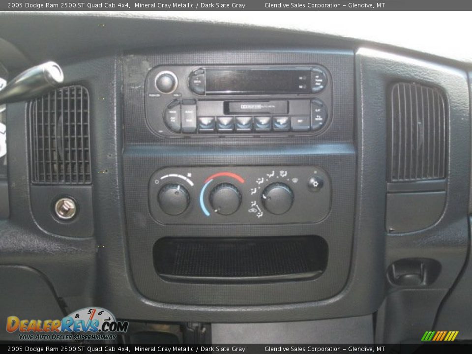 2005 Dodge Ram 2500 ST Quad Cab 4x4 Mineral Gray Metallic / Dark Slate Gray Photo #15