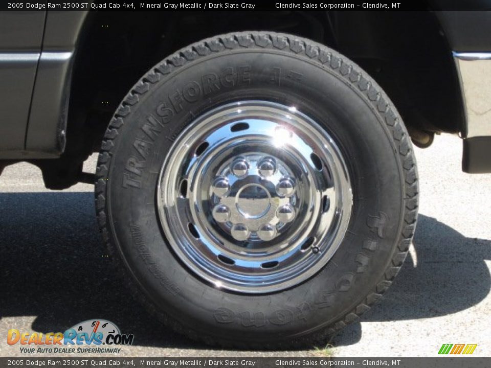 2005 Dodge Ram 2500 ST Quad Cab 4x4 Mineral Gray Metallic / Dark Slate Gray Photo #17