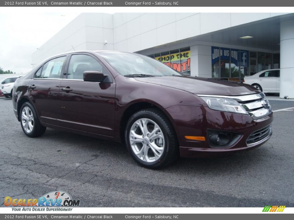 Front 3/4 View of 2012 Ford Fusion SE V6 Photo #1