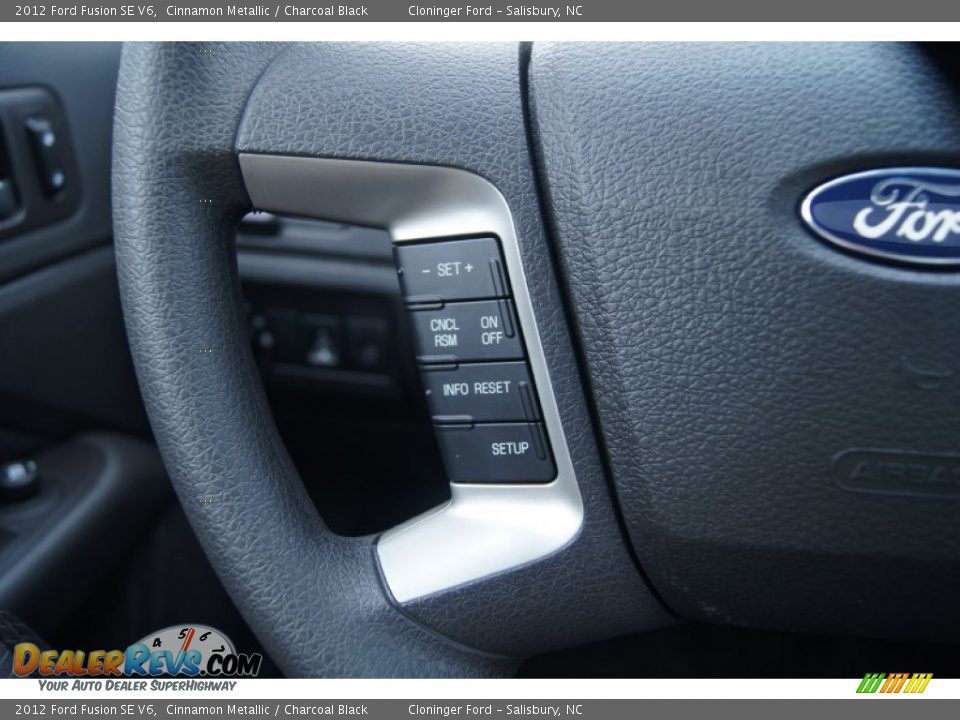 Controls of 2012 Ford Fusion SE V6 Photo #22