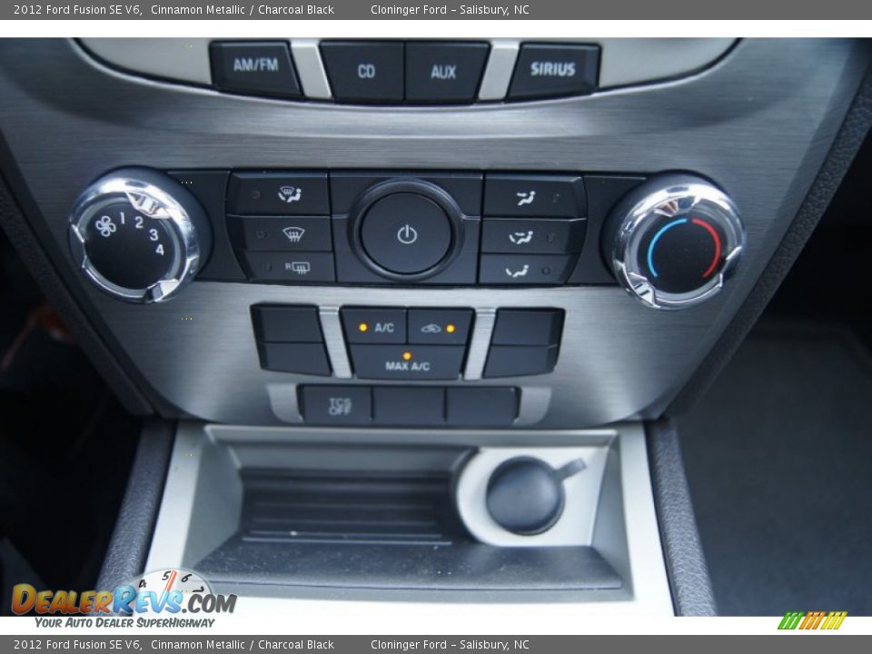 Controls of 2012 Ford Fusion SE V6 Photo #27
