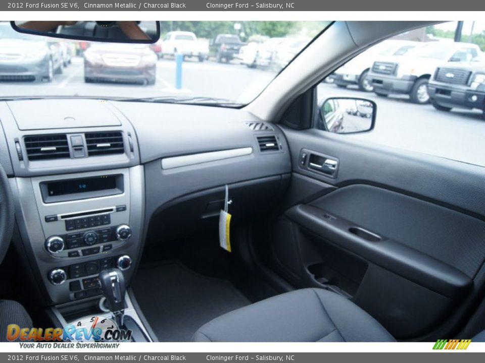 2012 Ford Fusion SE V6 Cinnamon Metallic / Charcoal Black Photo #29
