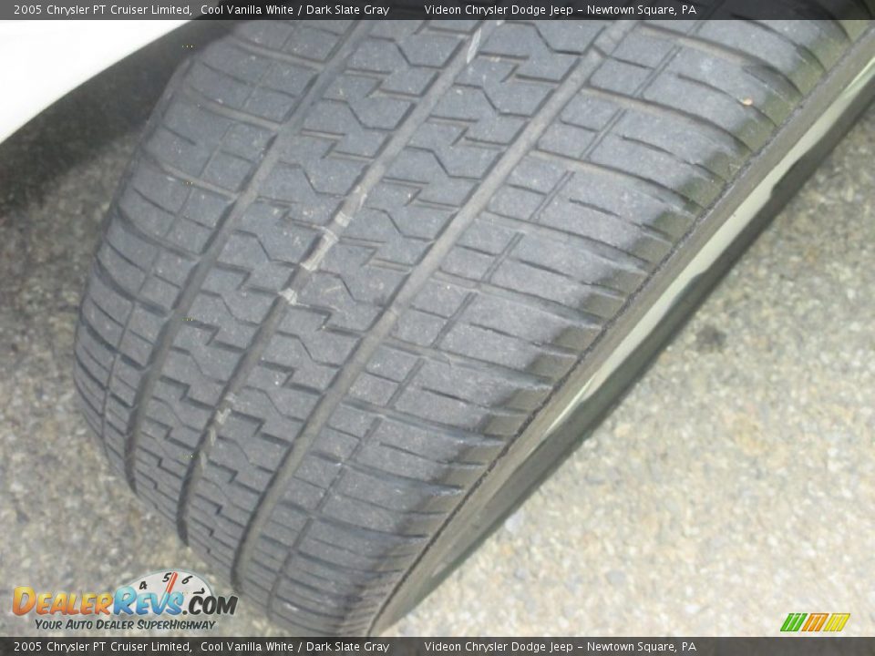 2005 Chrysler PT Cruiser Limited Cool Vanilla White / Dark Slate Gray Photo #11