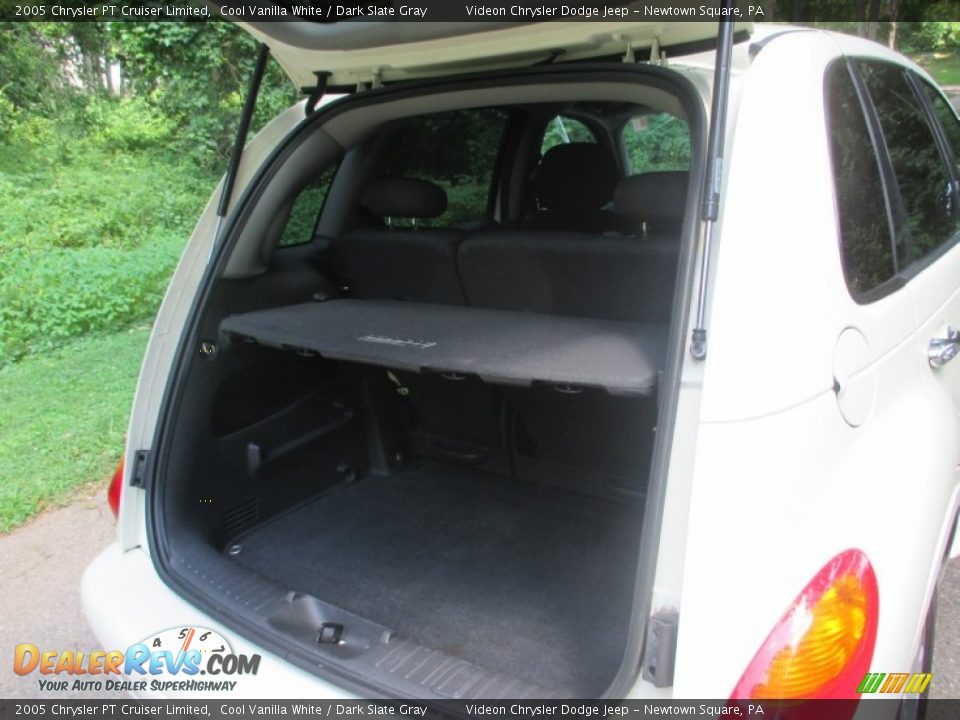2005 Chrysler PT Cruiser Limited Cool Vanilla White / Dark Slate Gray Photo #17