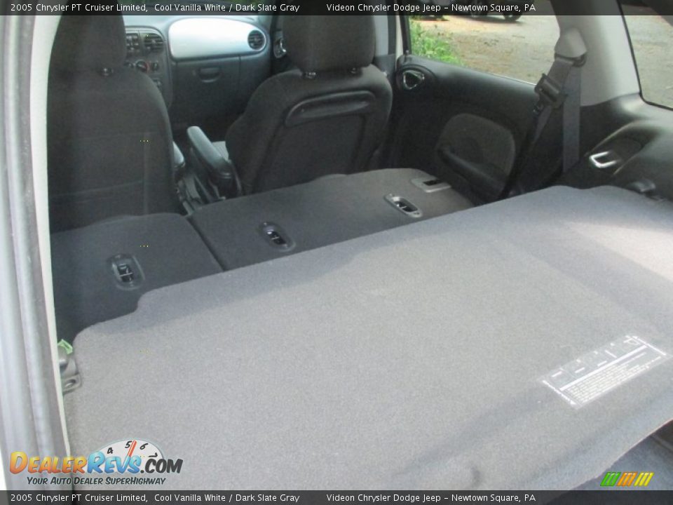 2005 Chrysler PT Cruiser Limited Cool Vanilla White / Dark Slate Gray Photo #18