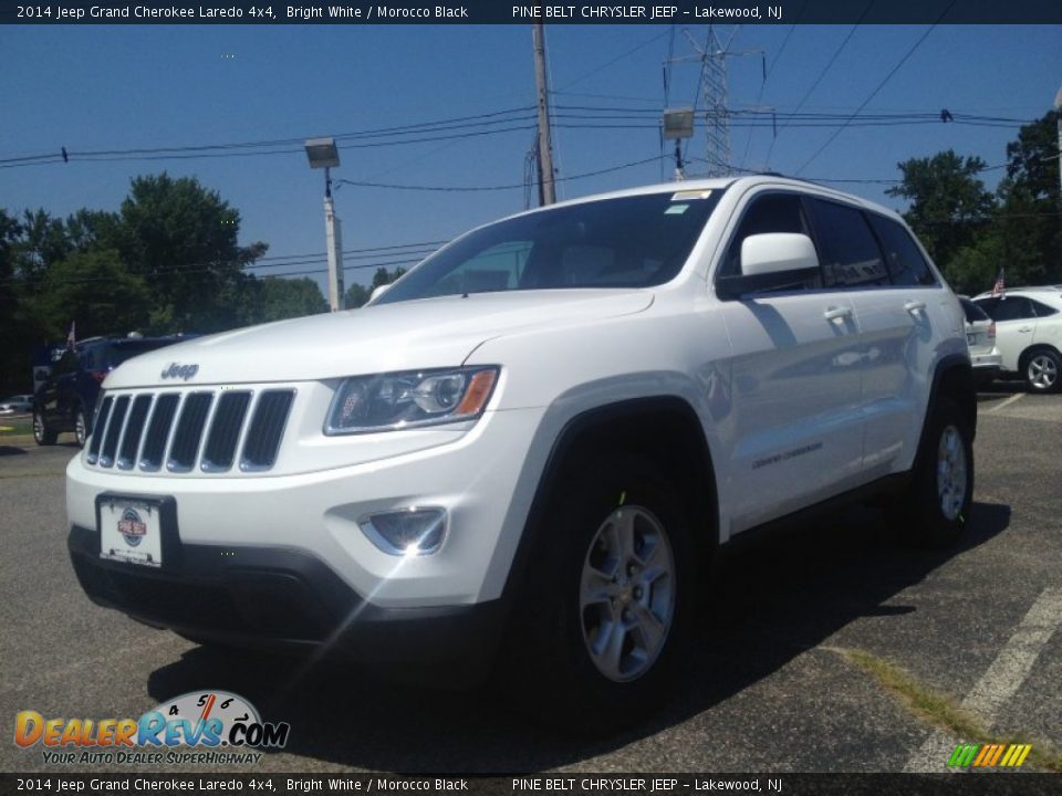 2014 Jeep Grand Cherokee Laredo 4x4 Bright White / Morocco Black Photo #1