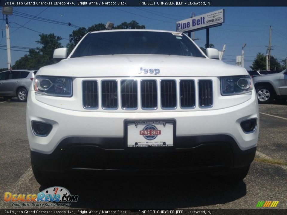 2014 Jeep Grand Cherokee Laredo 4x4 Bright White / Morocco Black Photo #2