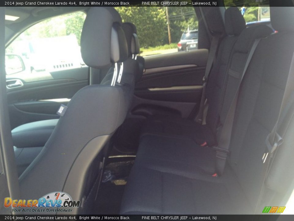 2014 Jeep Grand Cherokee Laredo 4x4 Bright White / Morocco Black Photo #6