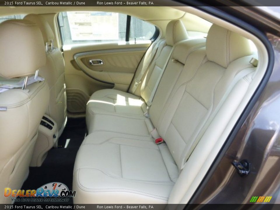 Rear Seat of 2015 Ford Taurus SEL Photo #11