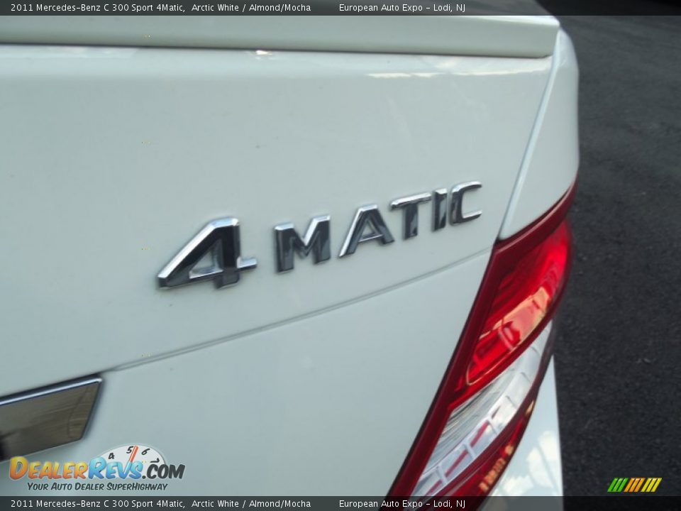 2011 Mercedes-Benz C 300 Sport 4Matic Arctic White / Almond/Mocha Photo #18