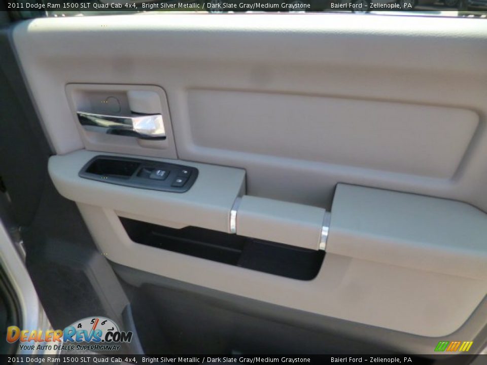 2011 Dodge Ram 1500 SLT Quad Cab 4x4 Bright Silver Metallic / Dark Slate Gray/Medium Graystone Photo #10