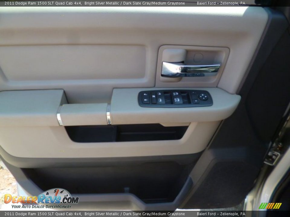 2011 Dodge Ram 1500 SLT Quad Cab 4x4 Bright Silver Metallic / Dark Slate Gray/Medium Graystone Photo #16