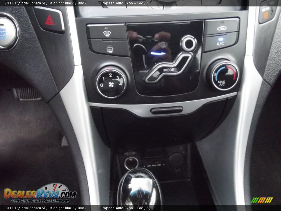 2011 Hyundai Sonata SE Midnight Black / Black Photo #24