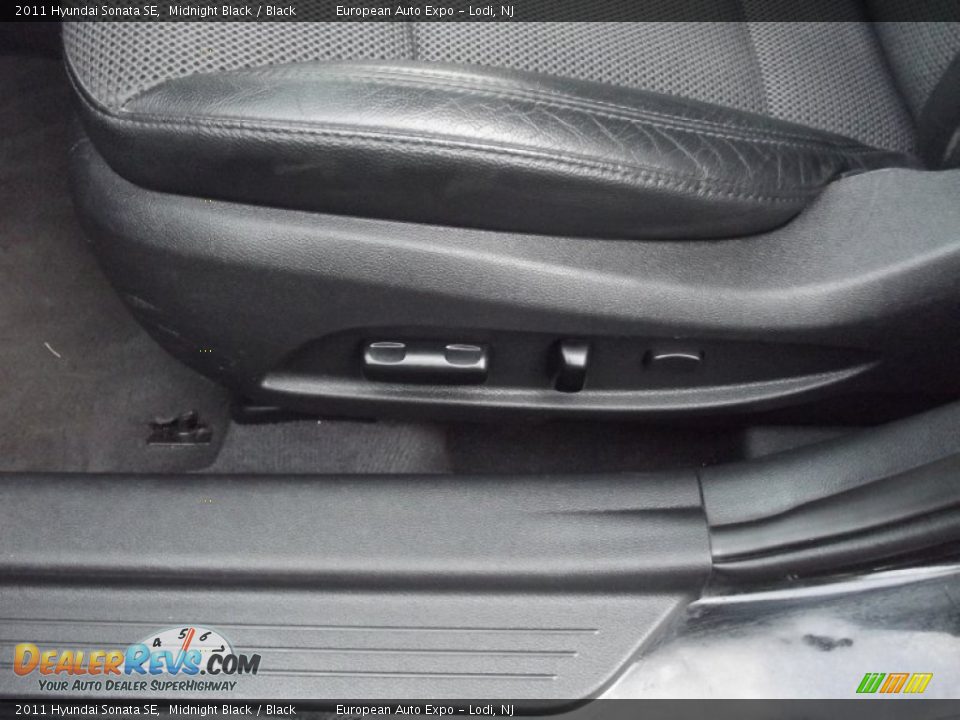 2011 Hyundai Sonata SE Midnight Black / Black Photo #31