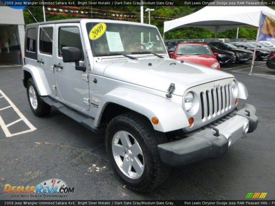 2009 Jeep Wrangler Unlimited Sahara 4x4 Bright Silver Metallic / Dark Slate Gray/Medium Slate Gray Photo #7