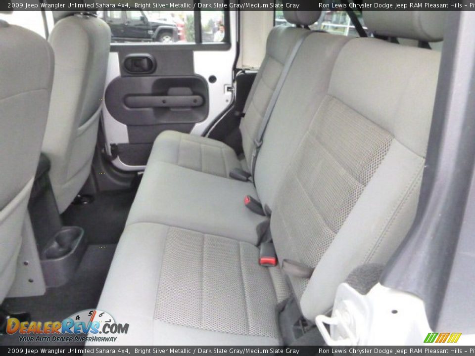 2009 Jeep Wrangler Unlimited Sahara 4x4 Bright Silver Metallic / Dark Slate Gray/Medium Slate Gray Photo #11