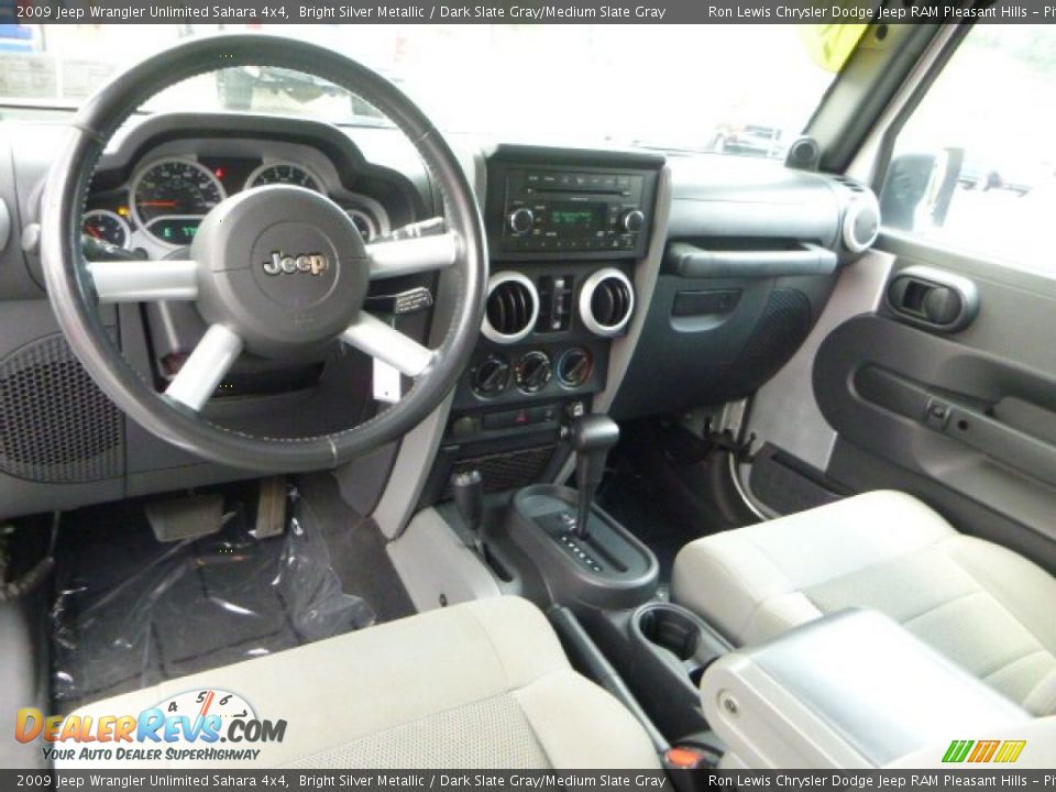 2009 Jeep Wrangler Unlimited Sahara 4x4 Bright Silver Metallic / Dark Slate Gray/Medium Slate Gray Photo #12