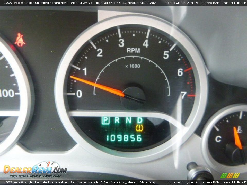 2009 Jeep Wrangler Unlimited Sahara 4x4 Bright Silver Metallic / Dark Slate Gray/Medium Slate Gray Photo #19