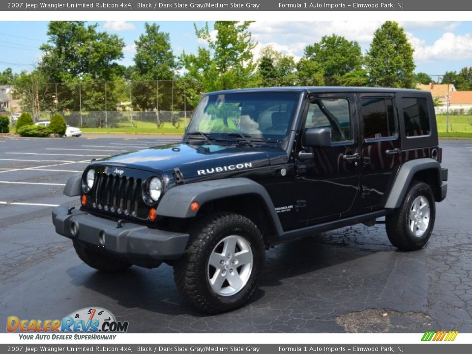 Front 3/4 View of 2007 Jeep Wrangler Unlimited Rubicon 4x4 Photo #3