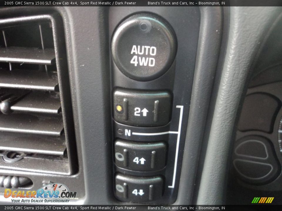 2005 GMC Sierra 1500 SLT Crew Cab 4x4 Sport Red Metallic / Dark Pewter Photo #11