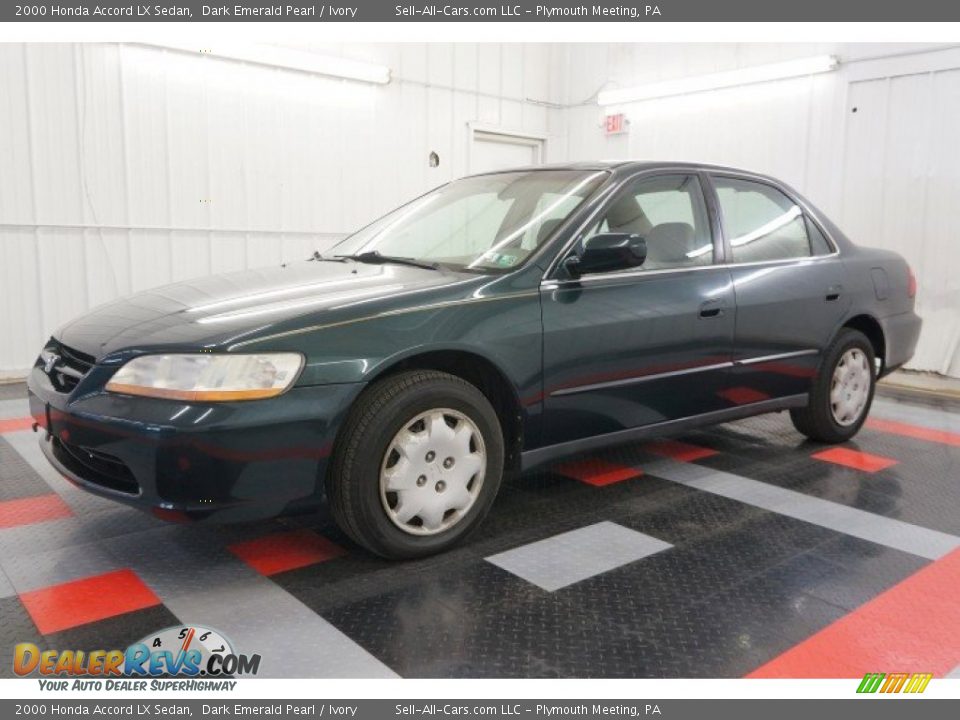 Front 3/4 View of 2000 Honda Accord LX Sedan Photo #11