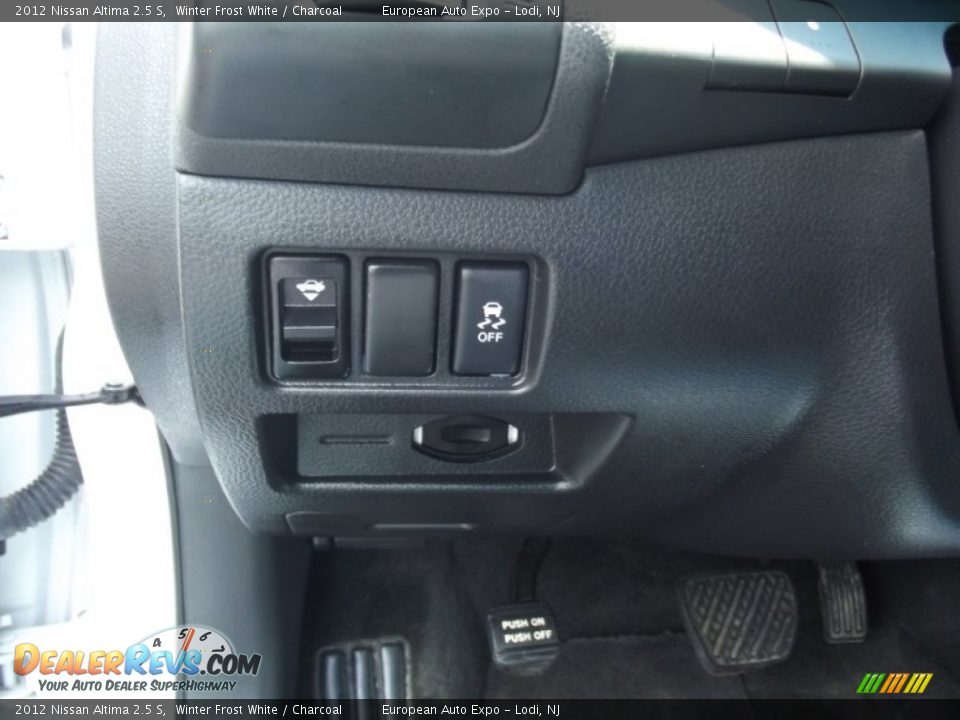 2012 Nissan Altima 2.5 S Winter Frost White / Charcoal Photo #20